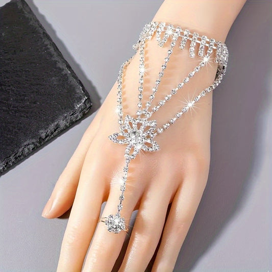 Sparkling Rhinestone Bracelet On The Back Of The Hand, Fashionable Integrated Bride Wedding Dress Accessories Bracelet