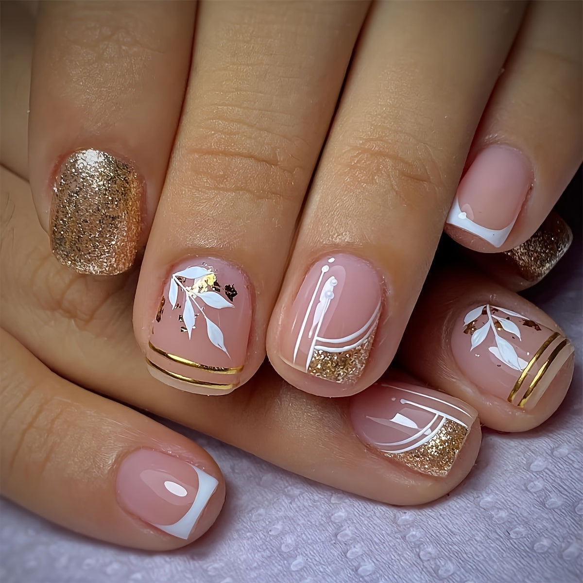 Chic Leaf & Golden Foil Glitter Press-On Nails - Short Square, Easy to Apply Fake Nails for a Stunning Manicure