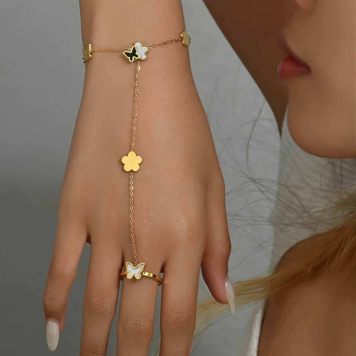 Elegant Butterfly and Flower Alloy Hand Chain Ring Bracelet