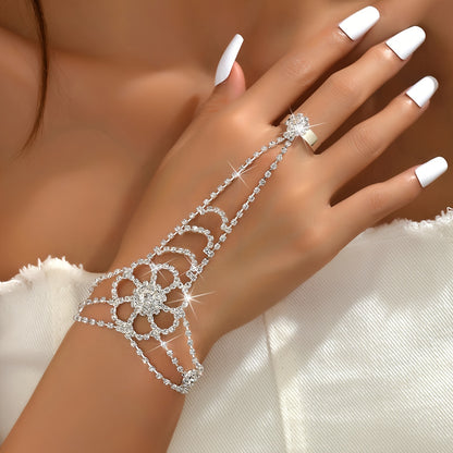 Sparkling Rhinestone Hand Mitten Bracelet, Stage Performance Hand Chain